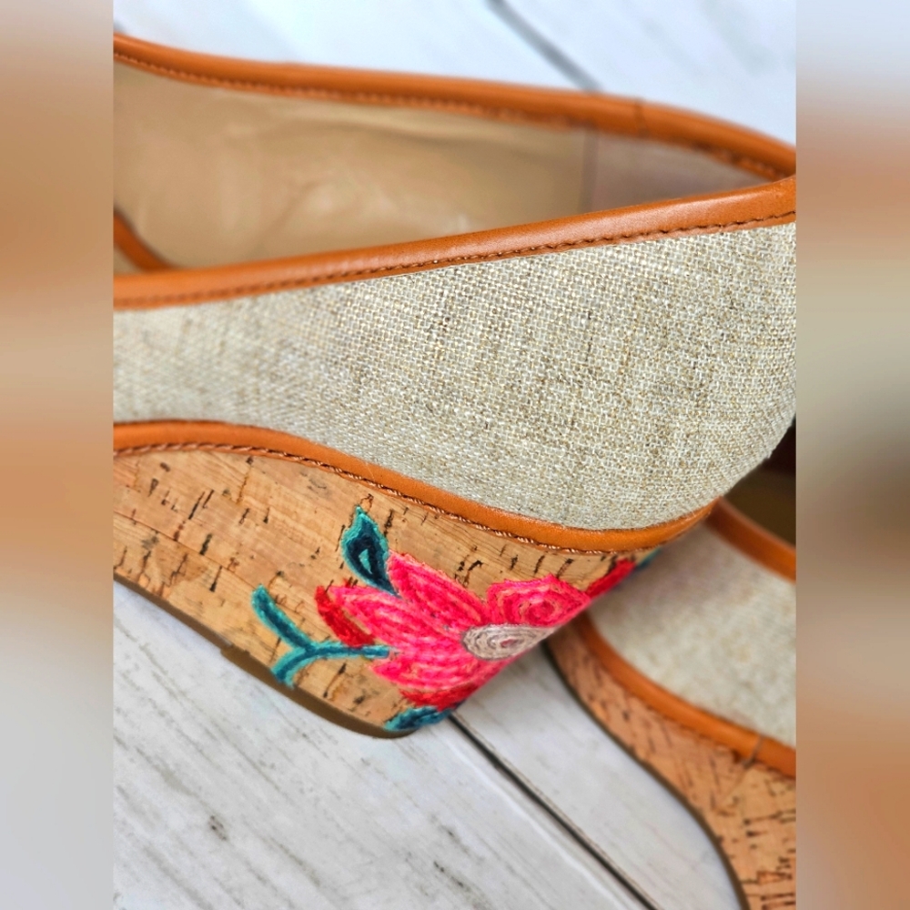 Antonio Melani Embroidered Floral Cork Wedge Sandal Heels Peep Toe Size 7.5M - Picture 14 of 17